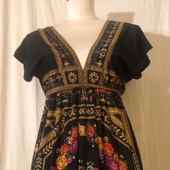Slinky silky scarf black dress with gold and flowers 🌺 size small v-neck - Picture 10 of 15